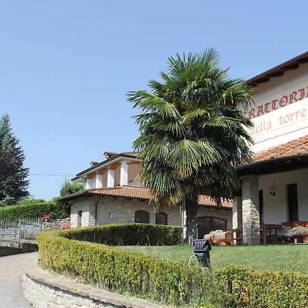 Villa Carla Castino Bagian luar foto