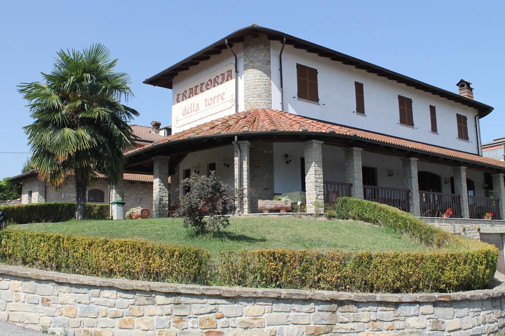 Villa Carla Castino Bagian luar foto