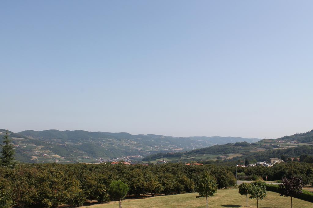 Villa Carla Castino Bagian luar foto