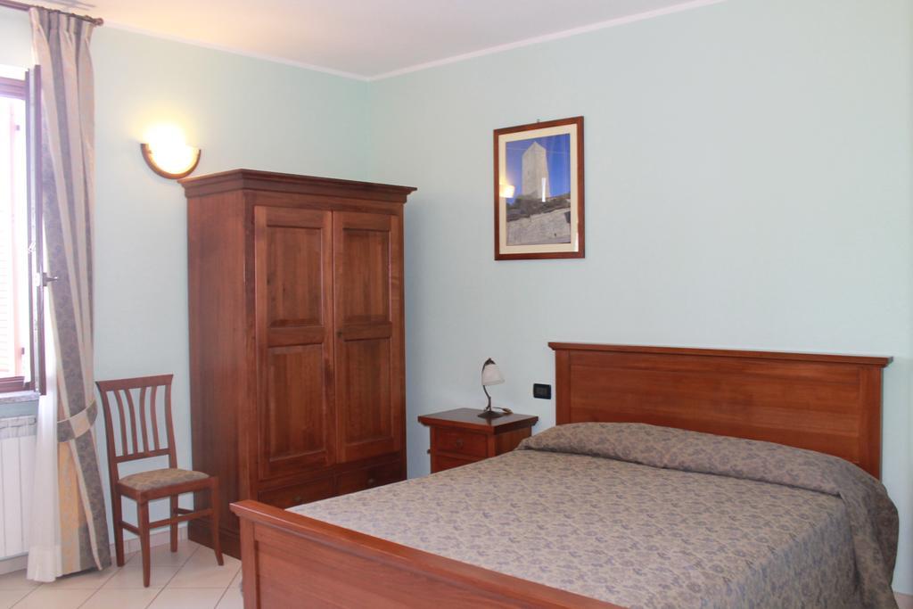 Villa Carla Castino Bagian luar foto